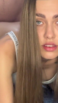 The Stepsister Got a Dick in Her Face Without Getting Out of Bed