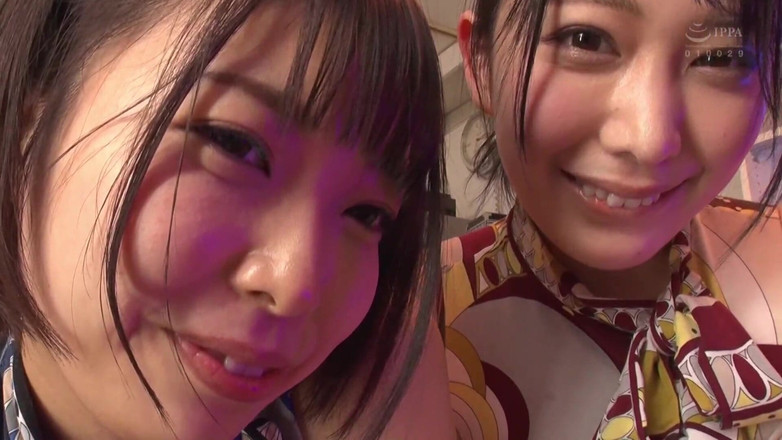 Strix: Gezicht is begraven in haar dikke tieten, tepels gelikt en...