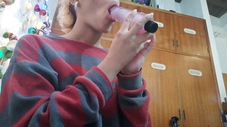 Candy Feng: 大好きなおもちゃで遊ぶ