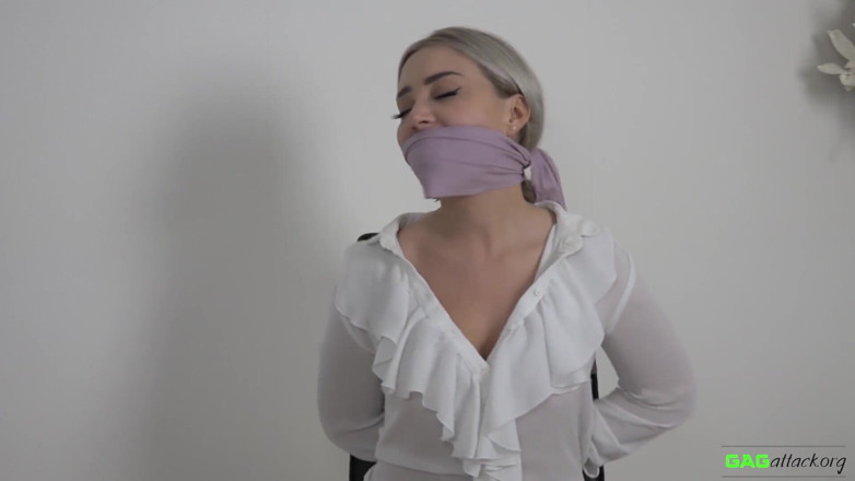 Gag Attack: Aubrey - Multiple cloth gags