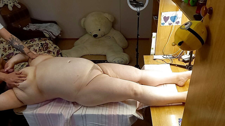 Zona901: Masaje de mujer gorda, mamada y semen en las tetas