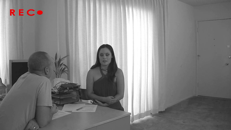 Lucky Perverts: Casting ragazza con culo enorme cavalca un grosso cazzo