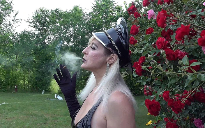 Gisela Domina Funhouse: Minha nova roupa de látex dominadora gostosa