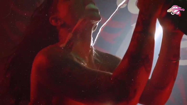 California TV: Sextesterin - Monique Bertolini