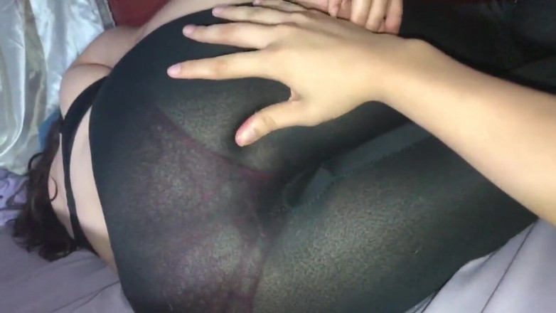 Mexicasero: Moje nevlastní matka v některých velmi sexy průhledných legínách