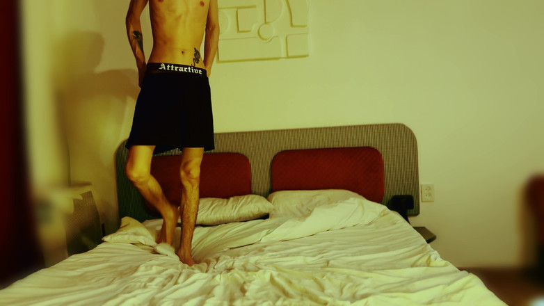 HotDogs studio: Fiquei No Hotel E Decidi Me Masturbar até Meu Amigo...