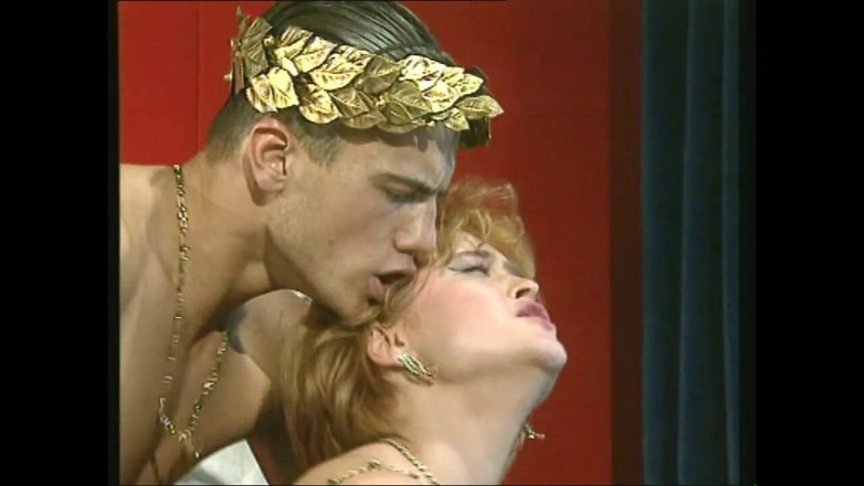 MMV films - The Original: Rode milf oefent harde seks met twee grote harde pikken