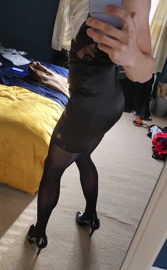 JessicaXD: Mmm, what a nice black outfit