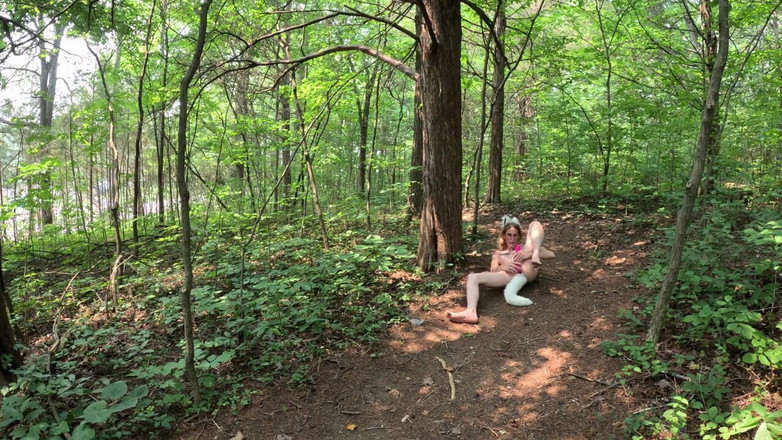 Daphne Phoenix: Veřejné, MILF- Solo Wolf Cosplay v lese od Busy Highway