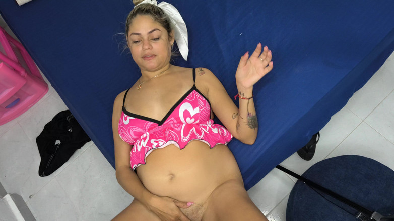 AngyAmazon: Hardcore Fucked in Missionary After Fucking with a Friend
