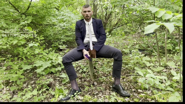 Werther1: Cavalheiro adequado está abrindo pernas como puta e brinca com...