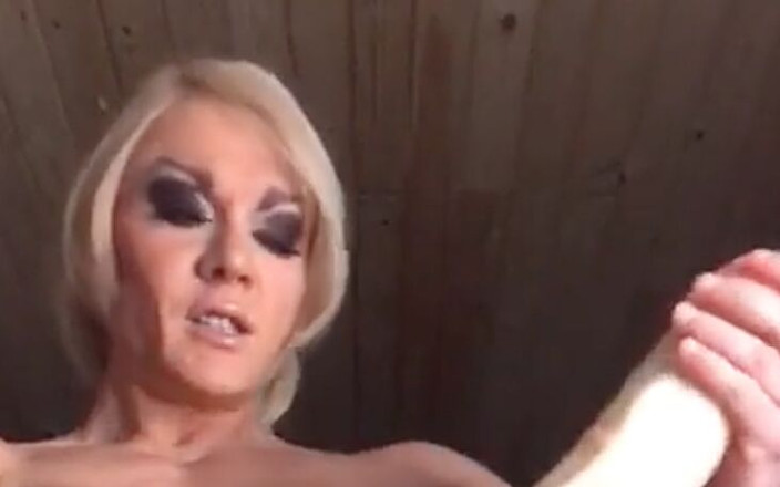 Lisa Cross: विश्व स्तर के फोरर्म्स