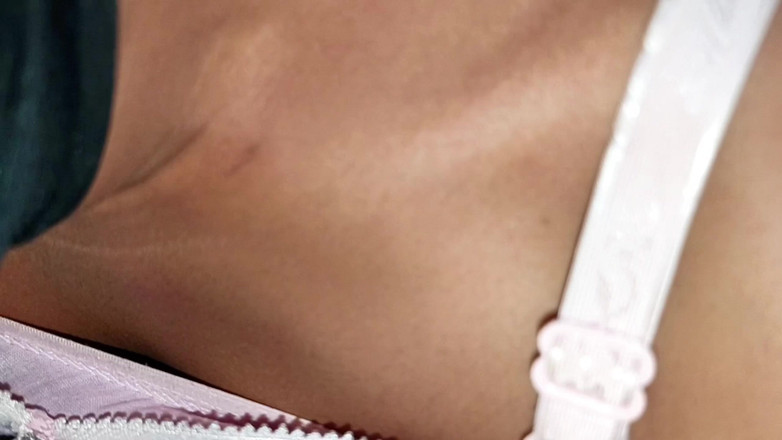 Bithi69gril: Nadržená vesnická holka šuká bláznivého šéfa kanceláře v hotelovém pokoji část 2