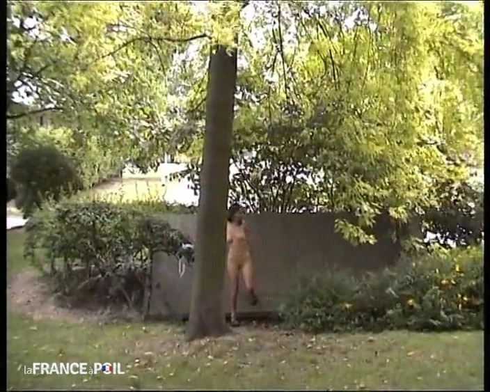 French Family Secrets: La belle Lisa se lance dans un road trip très...