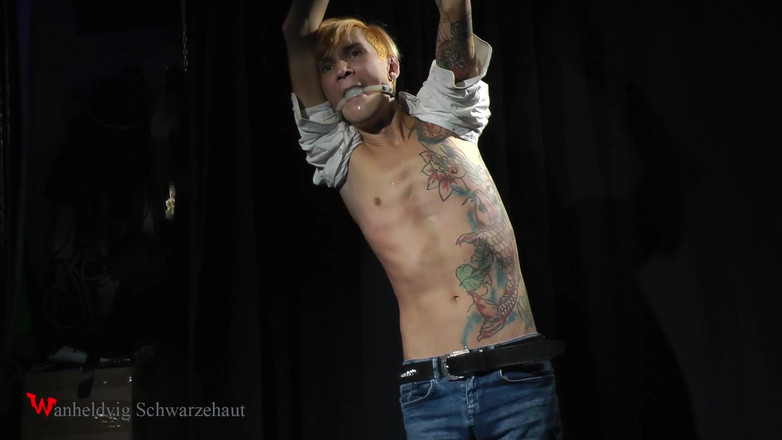 Wanheldvig: ニッキーは縛られてくすぐったい