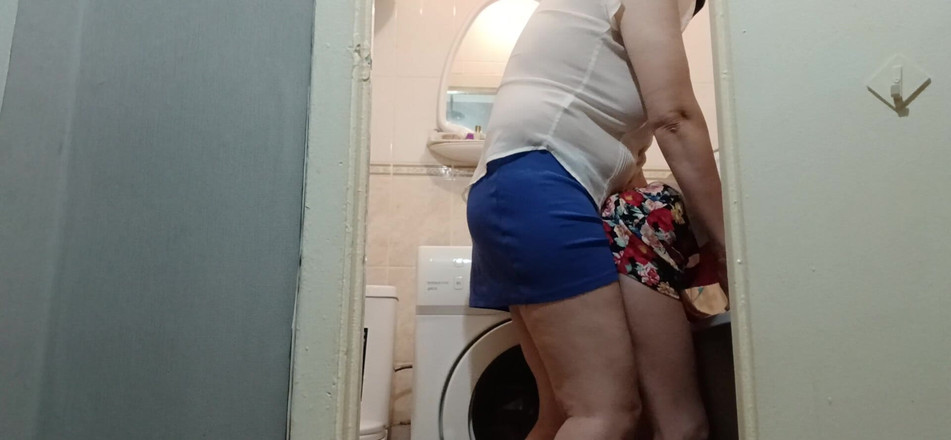 Lesbian-candys: Îl înșel pe soțul meu cu sora lui vitregă lesbiană