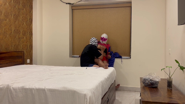 Besharam Jodi: Desi Bengálská Bhabhi šuká v jejím pokoji Besharam Tailor zezadu a...