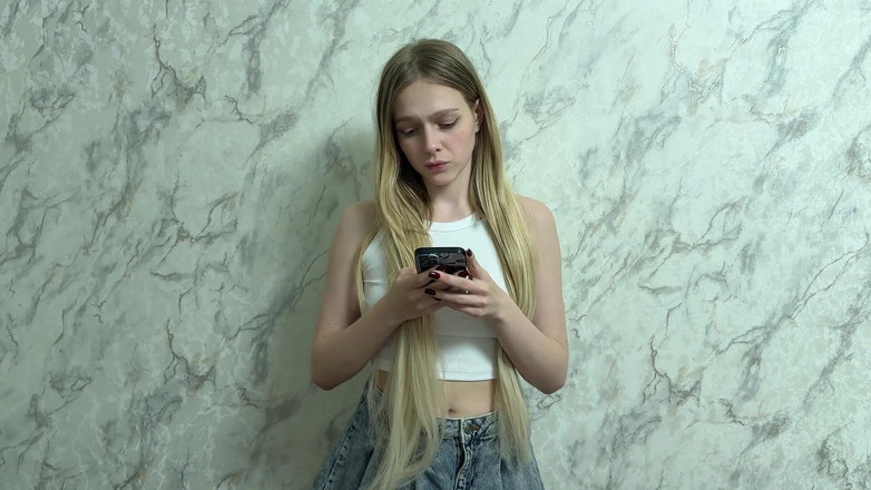 Arisha Mills: Fotky mé nevlastní sestry byly a já jsem neváhal a...