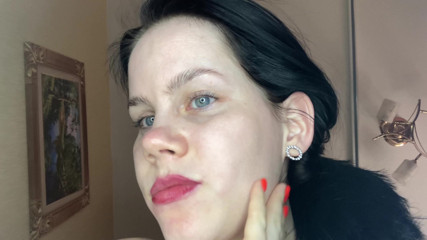 Anna Sky: Giantess Anna close-up