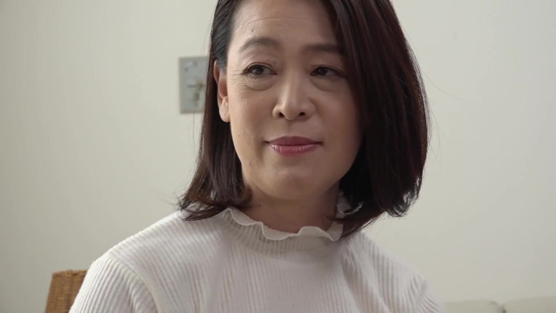 Vulture: She Is Still Active! Grandma Who Would Eat up Everyone...