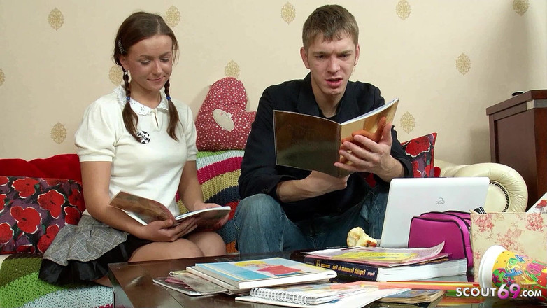 Full porn collection: Ragazza arrapata del college scopata al primo orgasmo dal fratellastro...