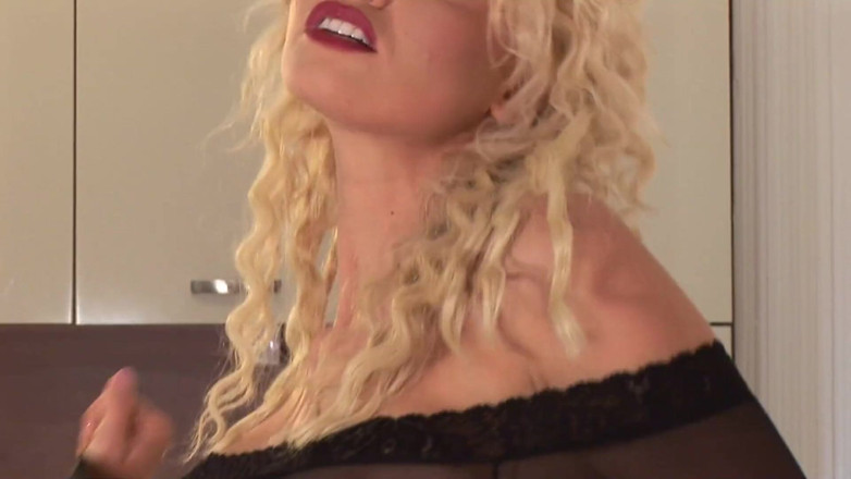 Content Candy: Amazing solo anal toying with gorgeous blonde babe