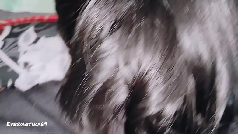 Karinsyantika: Ateşli üvey kız kardeş erkek arkadaşını üvey erkek kardeşiyle aldatıyor