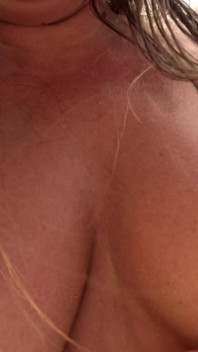 Sexy Nahá Milfka Škádlí Na Veřejné Pláži