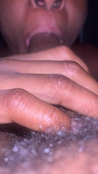 Amatérské kouření se sexy ebenovou teenagerkou část 2 zblízka Juicy Lips Nedbalé sekundy