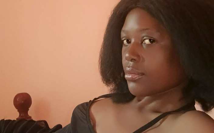 Briita: Сексуальне тіло і дупа, натуральні груди