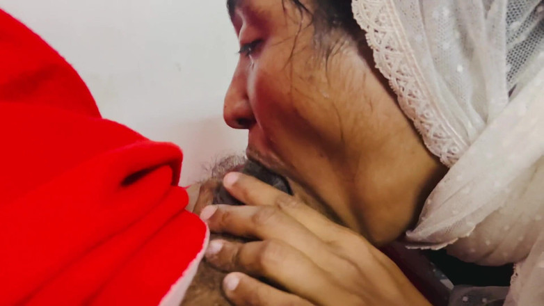 Immfuck: Muslim Hijabi Indian Girl and Santa Christmas Special Deepthroat Blowjob...