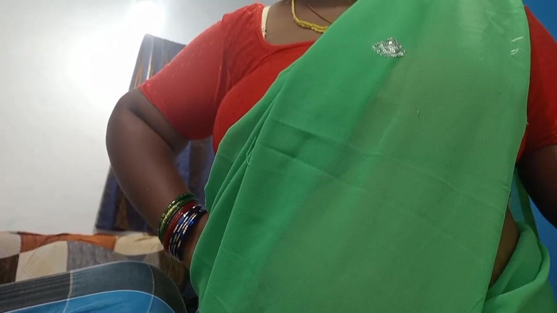 Veni: Tamil Stepmom Caught Stepson Masturbate and Helped Him Cum Quickly