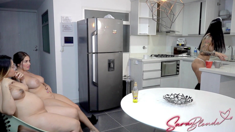 Sara Blonde: Kobieta w ciąży upokarza seksownego pracownika swoją żoną - Sara Blonde - Salome...