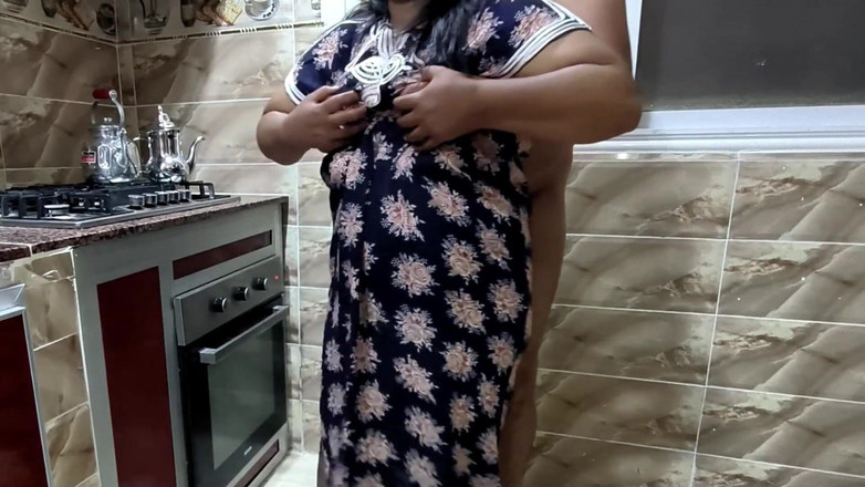 Arabic Bbw: Arabischer sex anal in der küche