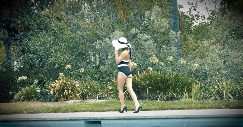 Denudeart: Beautiful blonde masturbates outdoor