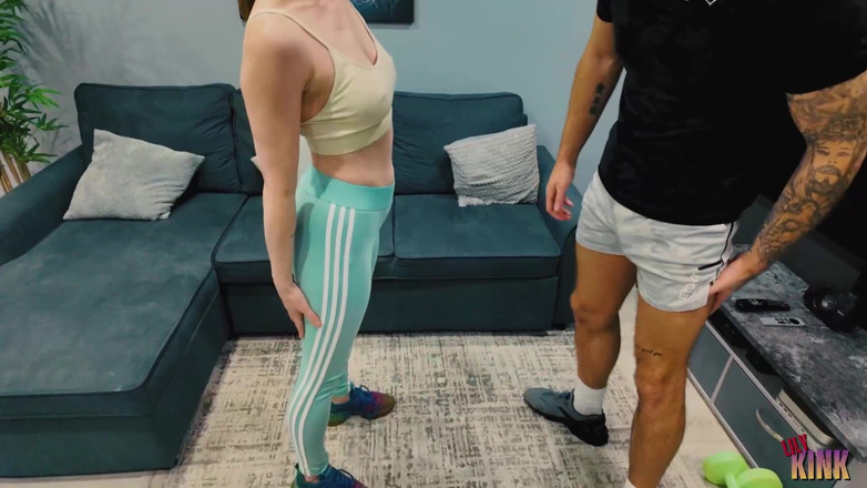 Lily kink: MILF Arrapata Troia Della Palestra Seduce E Scopa Personal Trainer