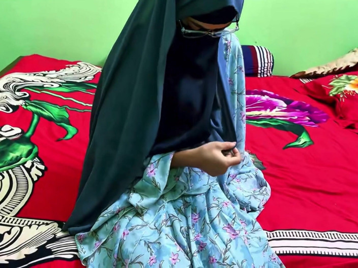 Riya Chowdhury: When Is Sexy Hot Lady Comes to Me Asking for...