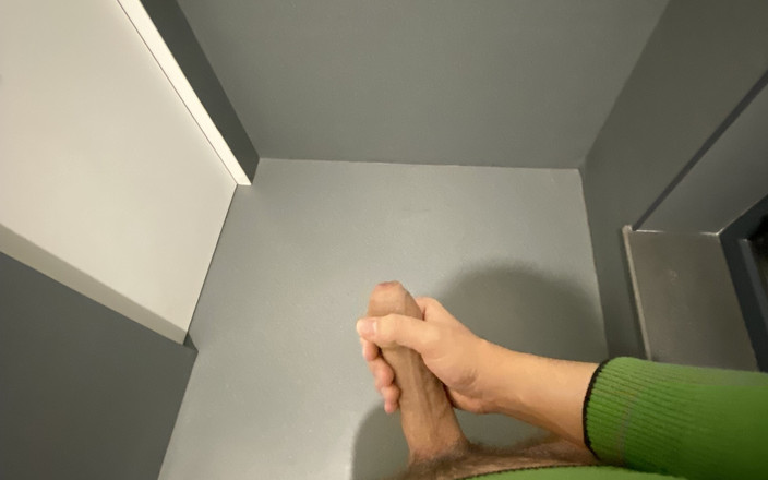 Your Top: Patronumun odasının yanındaki ofisimde sikiliyor