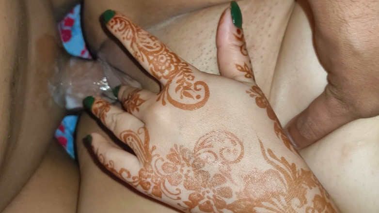 Sex Addicted indian: 与饥渴的 suhani 发生性关系