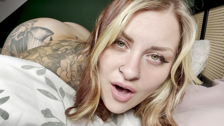 Chandler Knight: Napalona sąsiadka uwodzi, głaszcze i drenuje cię