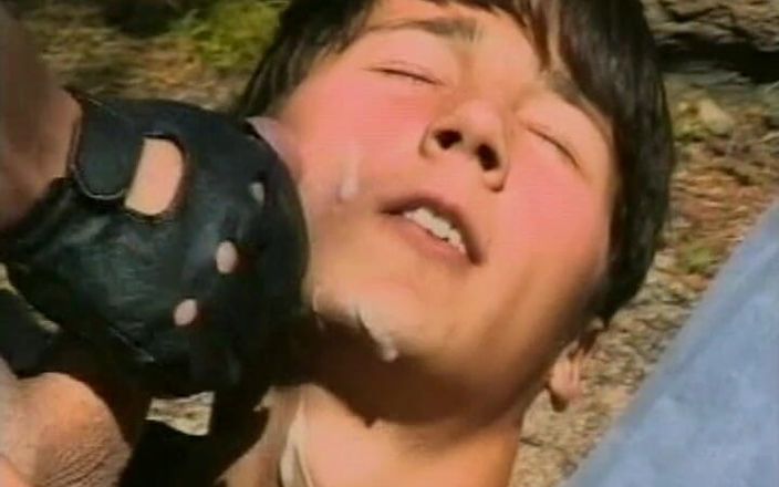 Gay RetroX VHS: Jongens in gelukzalige uitbarsting #5