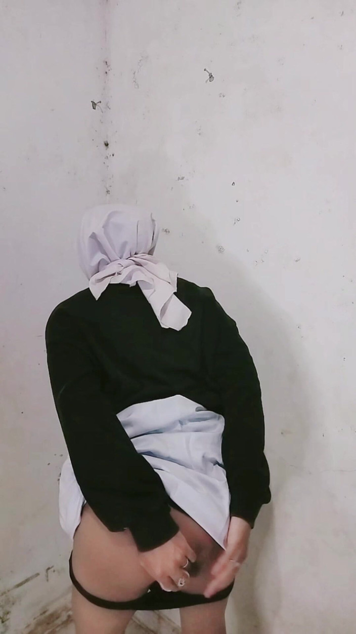 MylahLusty: Sissy Hijab with Chastity Cage and Streching My Asshole