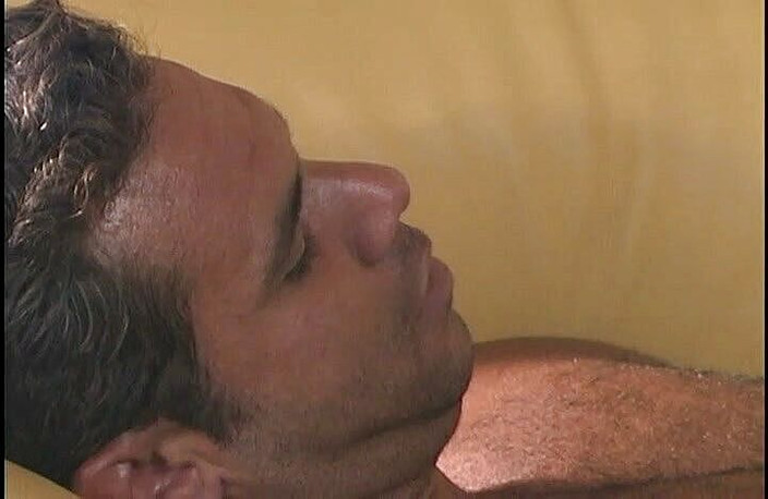 Cryptostudios: Una teen molto calda succhia un enorme amante del cazzo...