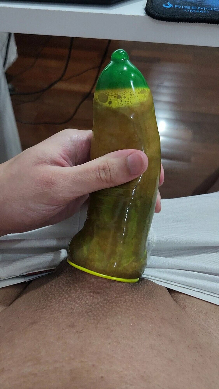 Lkdick8: Jugando con un condón