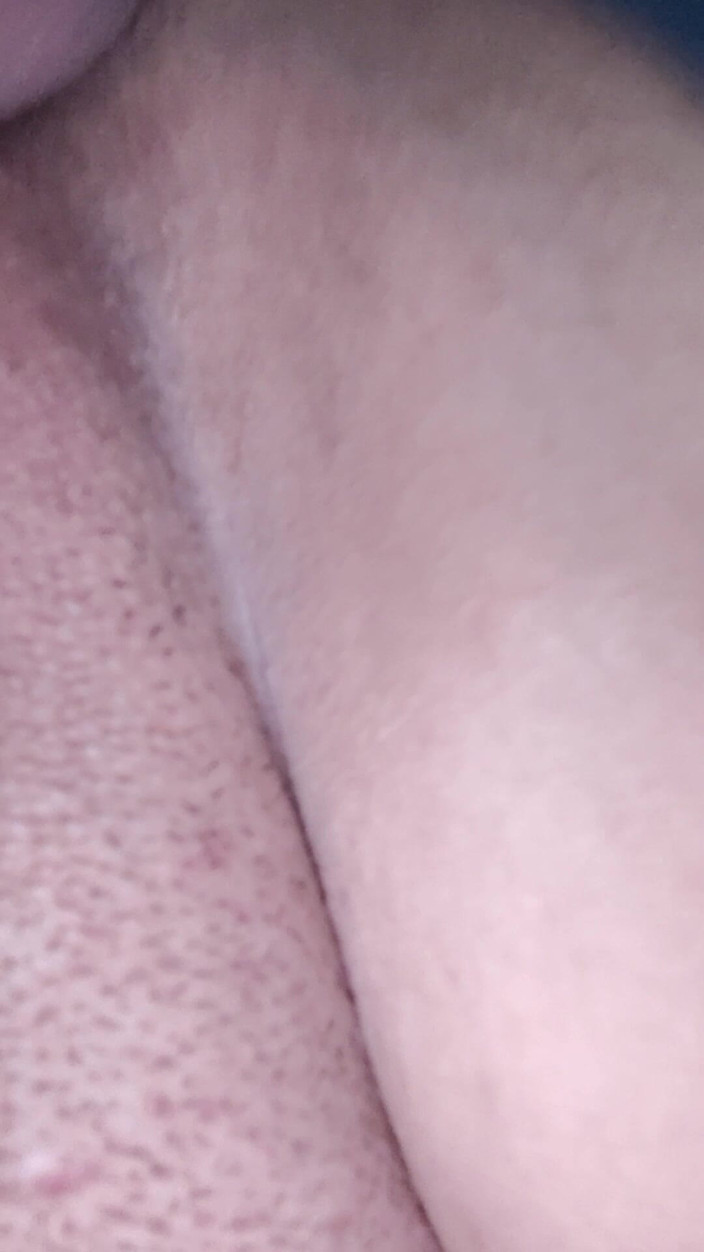 AngyAmazon: 在我继母家的客厅里快速做爱