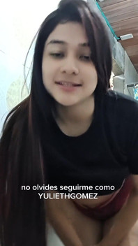 Porn Actress Shows Her Big Ass