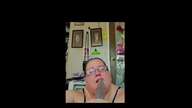 Misssunshinevip: Saya mahukan zakar awak di dalam mulut saya