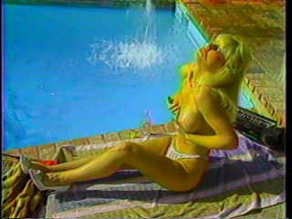 Solo Sensations: Classic mature blond plays with herself in the sunlight poolside