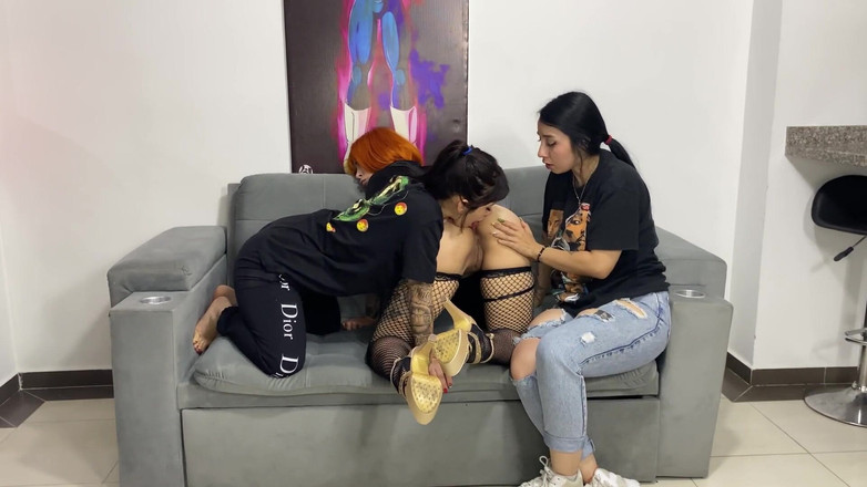 SoyMarce: スイート・キミー&キャティブレイクが私の大きな尻を激しく舐めている