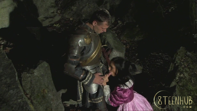 8TeenHub: Naughty Princess Spreads Her Legs Before the Noble Knight